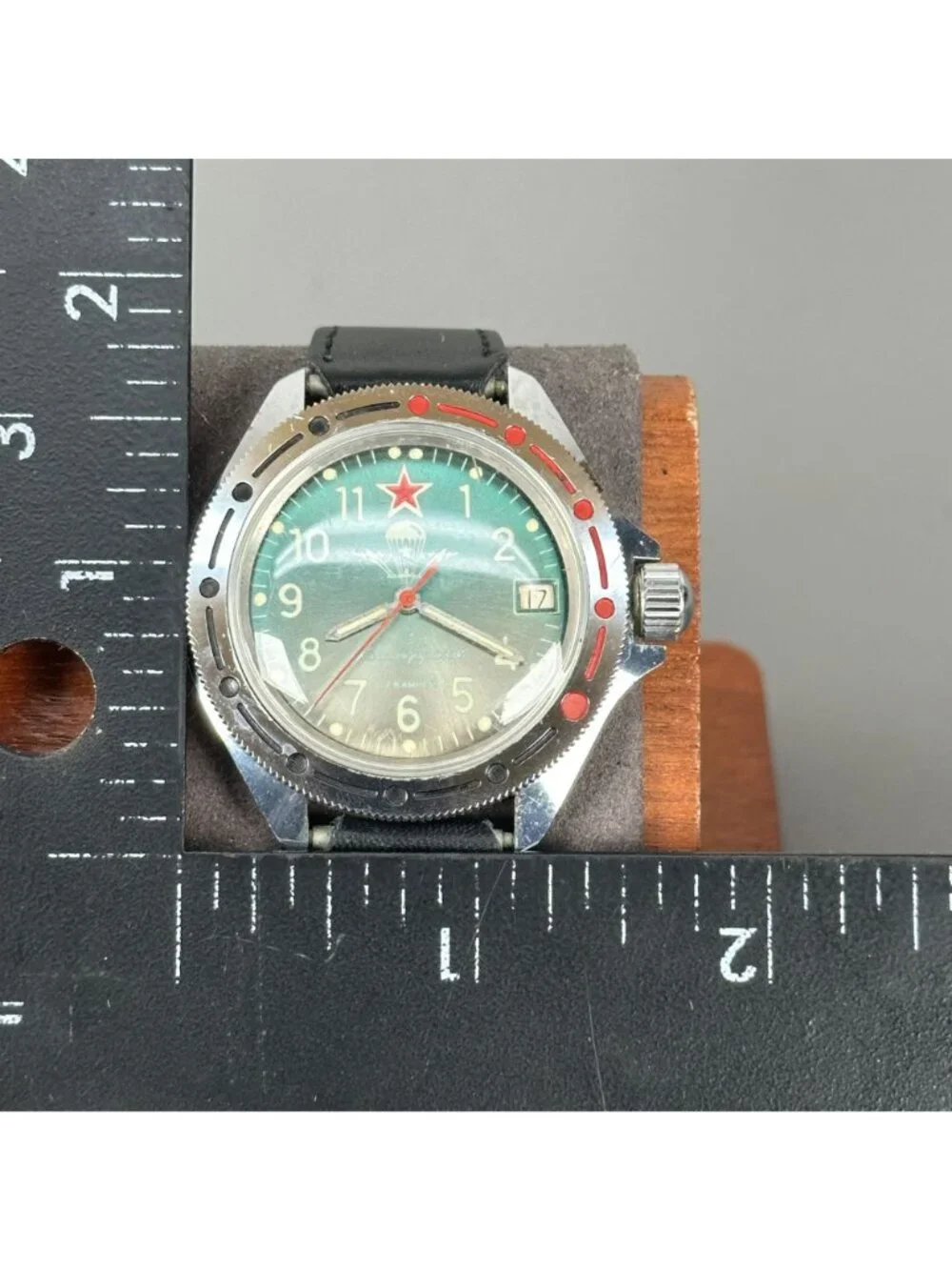 Vintage Vostok Komandirskie Paratrooper Watch Green Dial Mechanical 17 Jewels